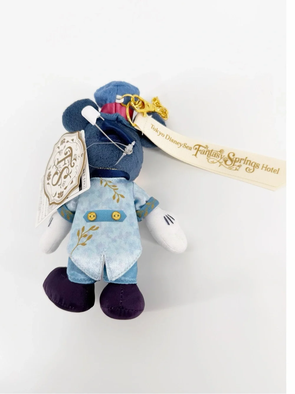 NWT DisneySea Tokyo Fantasy Springs Hotel Exclusive Mickey Mouse Keychain